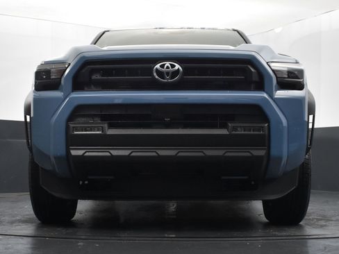 Used 2025 Toyota 4Runner SR5 AWD/4WD image 43