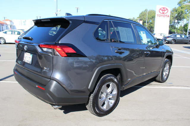 Certified 2025 Toyota RAV4 XLE AWD/4WD image 17