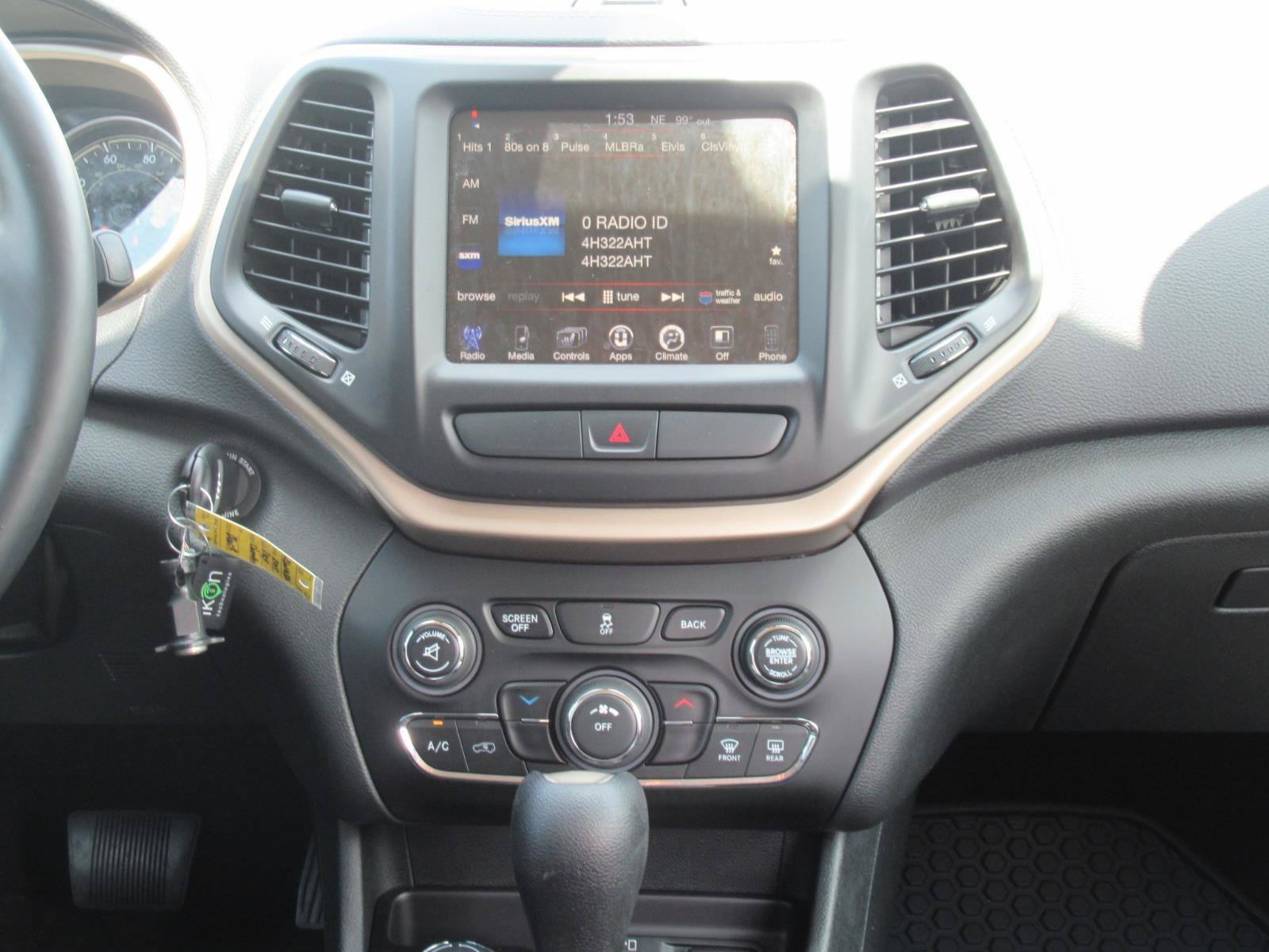 Used 2015 Jeep Cherokee Latitude w/ Cold Weather Group AWD/4WD image 15
