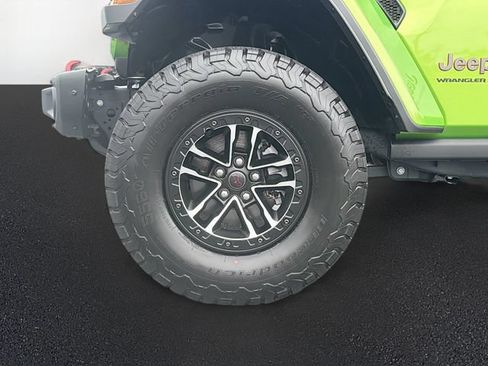 Used 2025 Jeep Wrangler Unlimited Rubicon AWD/4WD image 32