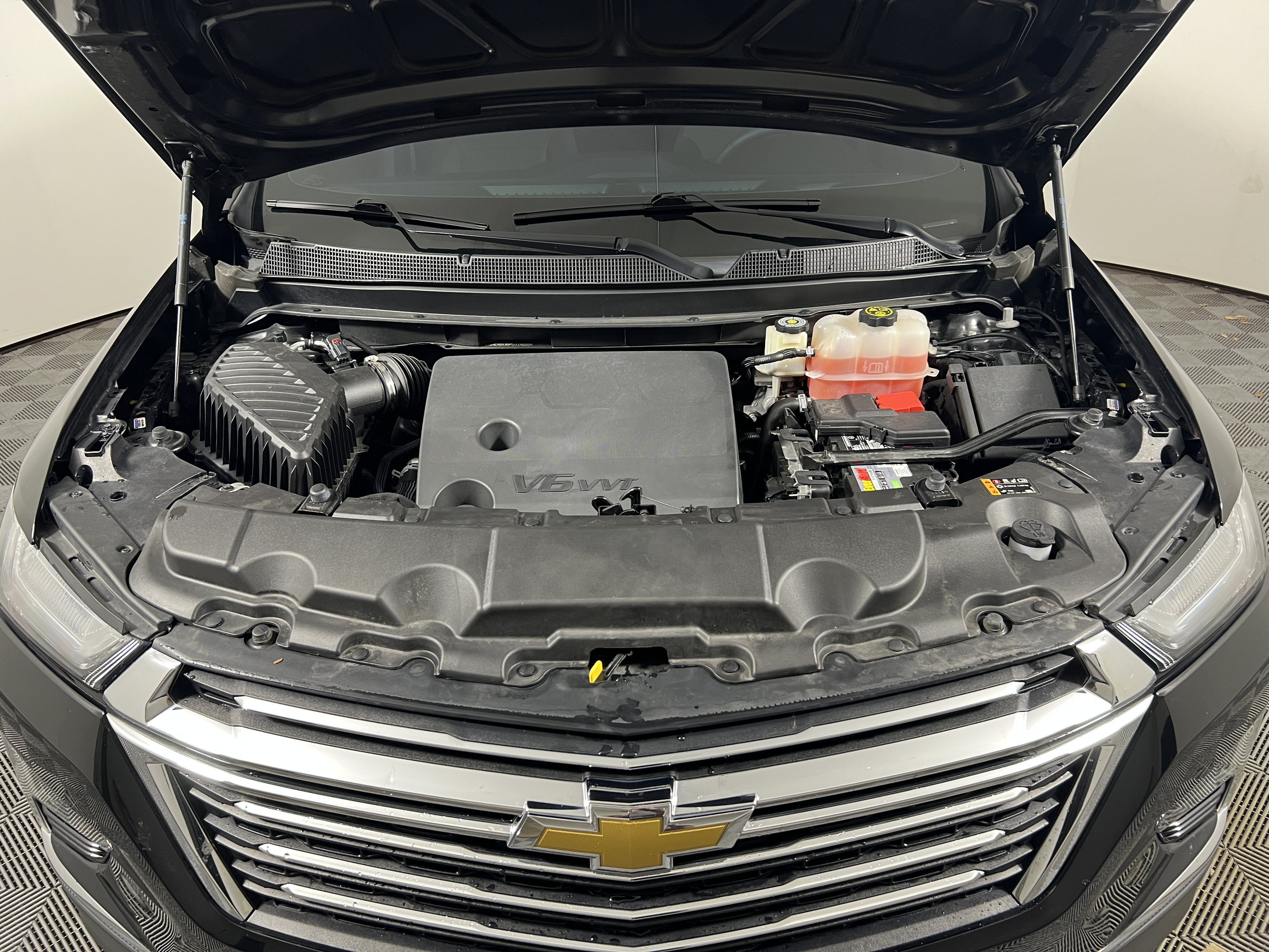Used 2023 Chevrolet Traverse LT FWD image 20