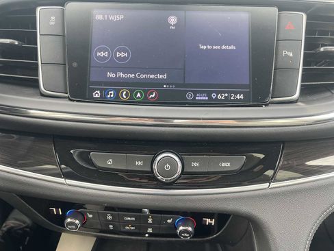 Used 2021 Buick Enclave Essence w/ Sport Touring Edition image 7