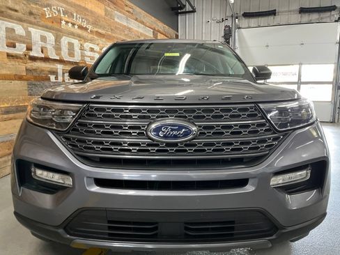 Used 2021 Ford Explorer XLT w/ Equipment Group 202A RWD image 7
