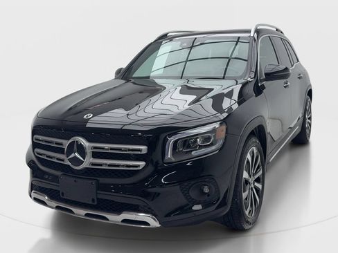 Used 2022 Mercedes-Benz GLB 250 4MATIC w/ Premium Package Lite image 4