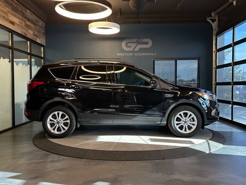 Used 2019 Ford Escape SEL FWD image 2