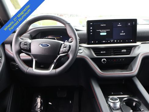 Certified 2025 Ford Explorer ST-Line w/ ST-Line Street Pack AWD/4WD image 21