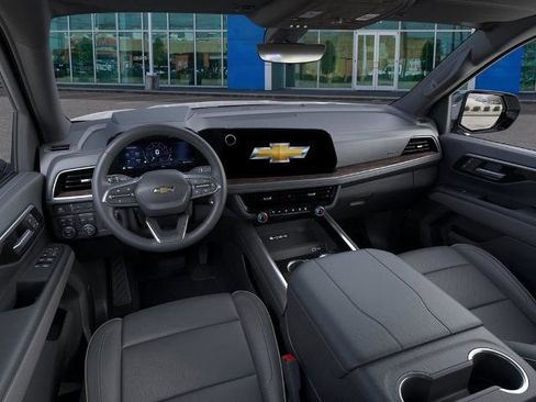 New 2025 Chevrolet Suburban Premier AWD/4WD image 15