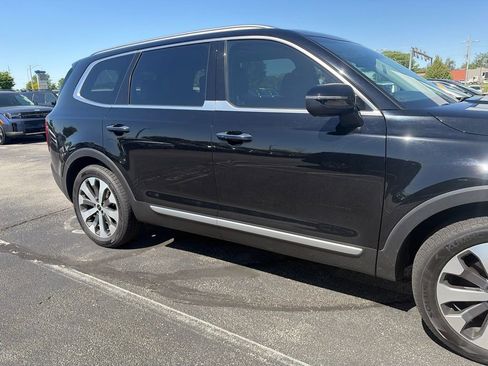 Used 2022 Kia Telluride S FWD image 4