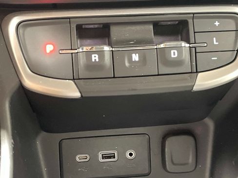 Used 2023 GMC Terrain SLE w/ Driver Convenience Package FWD image 32