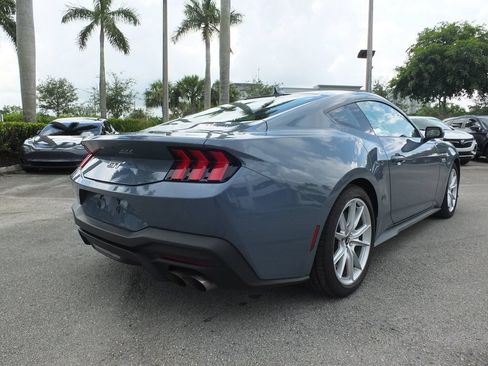 Used 2025 Ford Mustang GT Premium RWD image 6