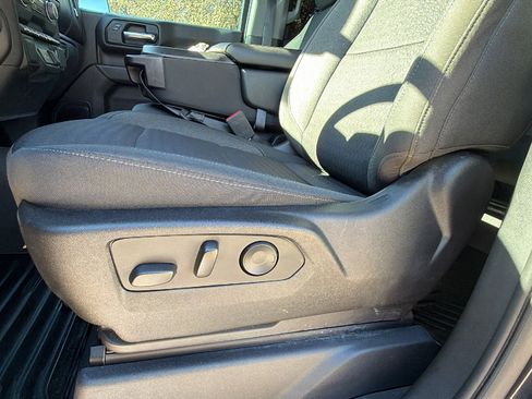 Used 2022 Chevrolet Silverado 1500 Custom image 9