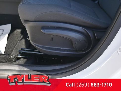 Used 2024 Kia Seltos LX AWD/4WD image 21