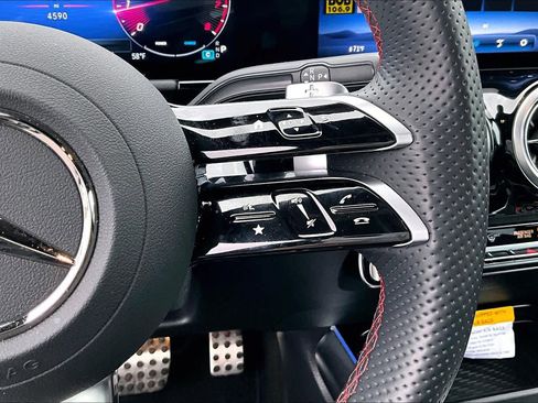 Certified 2025 Mercedes-Benz GLA 250 image 25