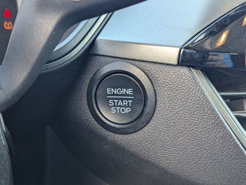 Used 2025 Ford Escape Active AWD/4WD image 17