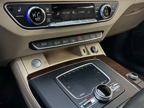 Used 2019 Audi Q5 Prestige w/ Prestige Package image 53