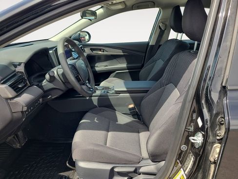 Used 2025 Toyota Camry LE FWD image 9