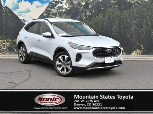 Used 2025 Ford Escape Platinum AWD/4WD image 1