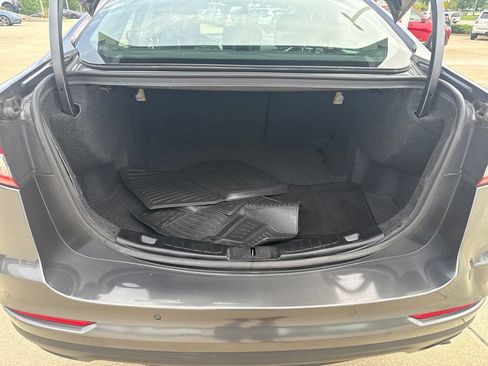 Used 2020 Ford Fusion SE FWD image 18