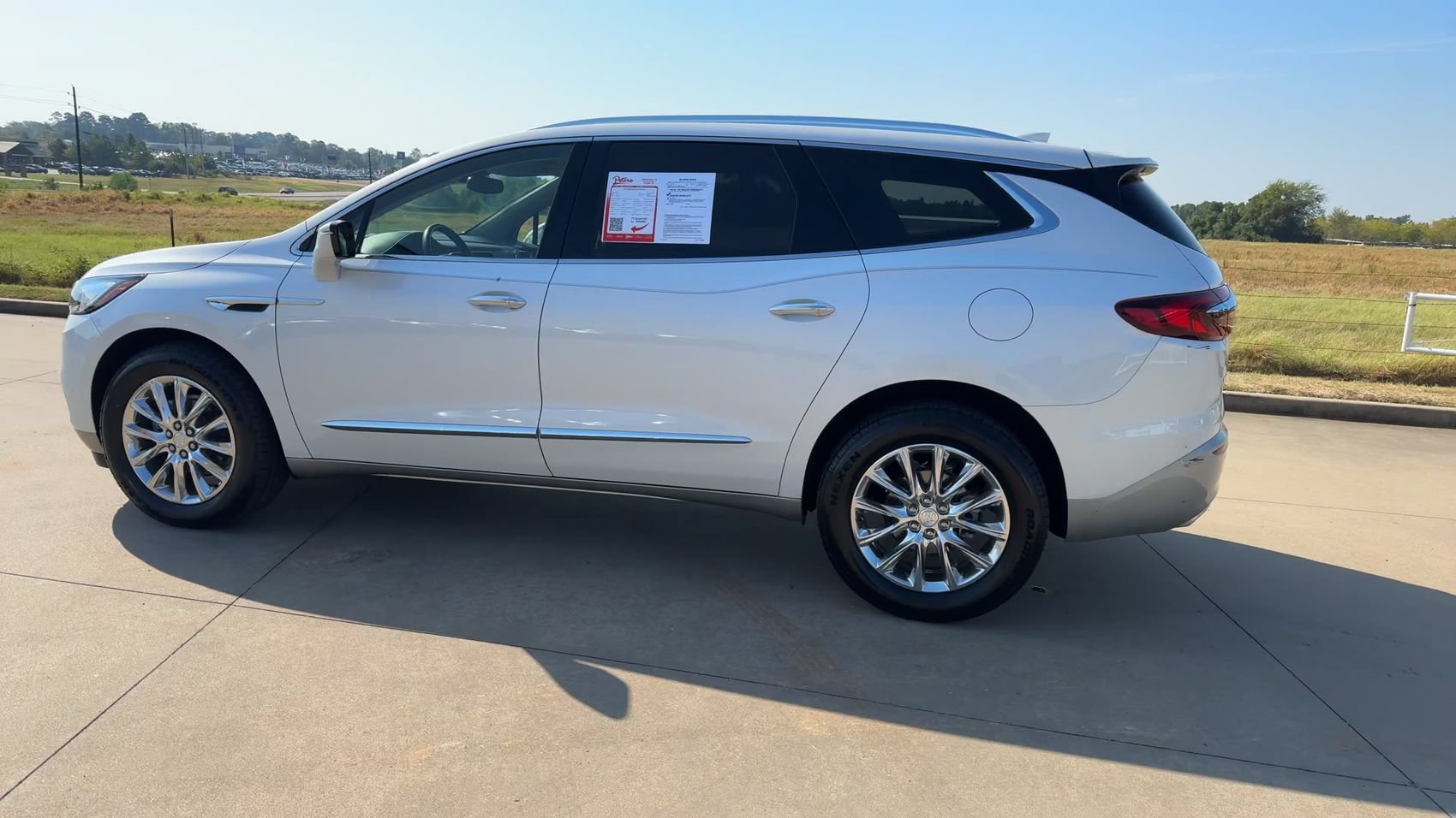 Used 2021 Buick Enclave Essence w/ Sound and Sites Package FWD image 6