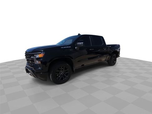 Used 2025 Chevrolet Silverado 1500 Custom AWD/4WD image 4