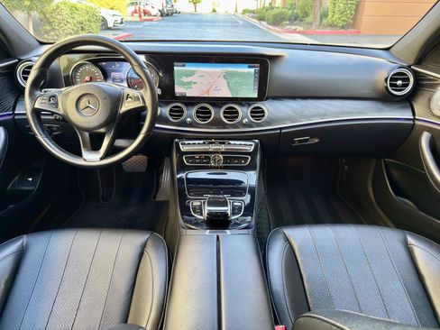 Used 2017 Mercedes-Benz E 400 4MATIC Wagon image 30