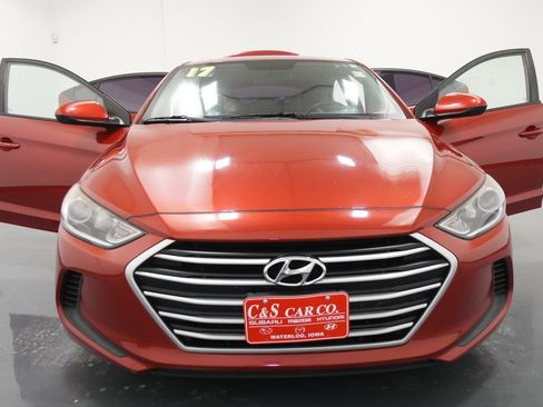 Used 2017 Hyundai Elantra SE FWD image 24