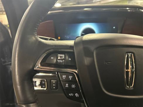 Used 2023 Lincoln Navigator Reserve image 12