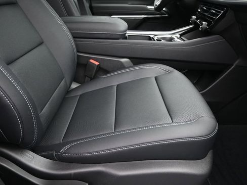 New 2026 Chevrolet Traverse LT w/ Driver Confidence Package FWD image 25