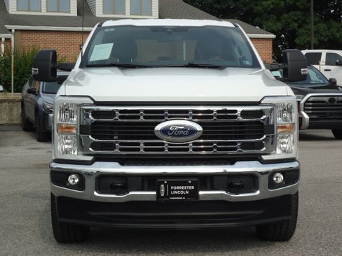 Used 2025 Ford F250 XLT w/ FX4 Off-Road Package AWD/4WD image 8