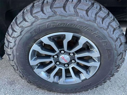 Used 2021 GMC Sierra 1500 AT4 w/ AT4 Preferred Package image 12