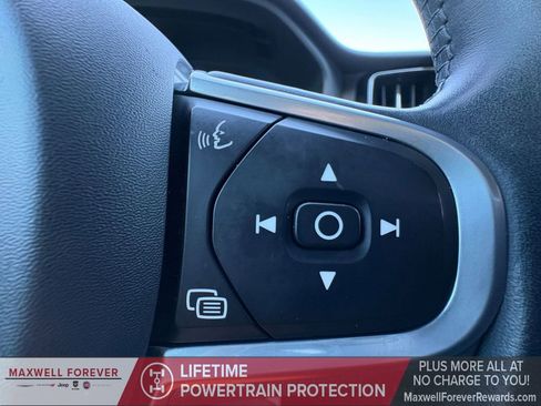 Used 2021 Volvo XC60 T5 Momentum w/ Premium Package image 25