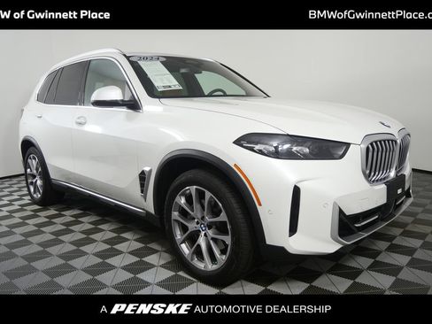 Used 2024 BMW X5 xDrive40i w/ Parking Assistance Package AWD/4WD image 1