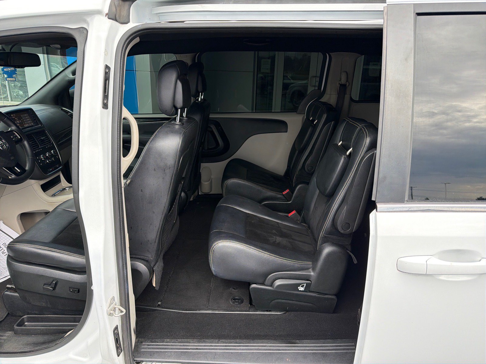 Used 2018 Dodge Grand Caravan SXT FWD image 10