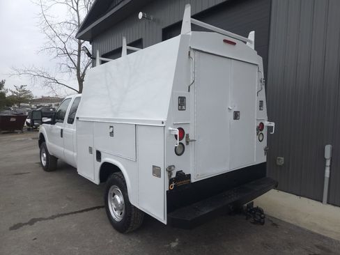 Used 2011 Ford F350 XL w/ Snow Plow Prep Pkg image 3