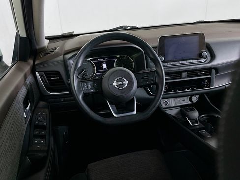 Used 2023 Nissan Rogue SV image 18