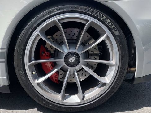 Used 2018 Porsche 911 GT3 RWD image 92