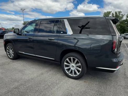 Used 2022 Cadillac Escalade ESV Premium Luxury Platinum AWD/4WD image 6