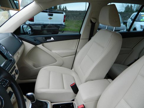 Used 2016 Volkswagen Tiguan S image 13