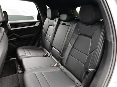 Certified 2025 Porsche Cayenne AWD/4WD image 13
