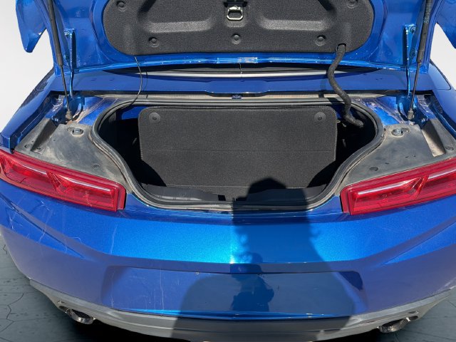 Used 2018 Chevrolet Camaro LT RWD image 13