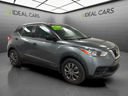 Used 2019 Nissan Kicks S FWD image 3