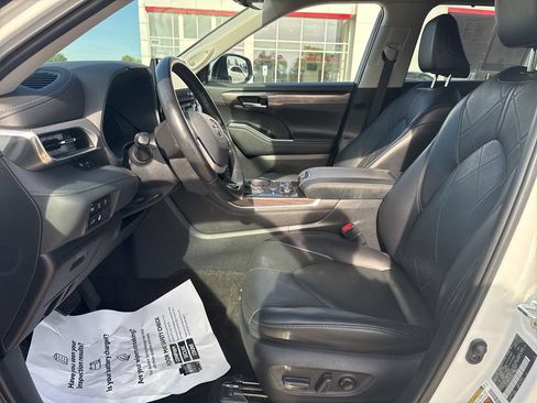 Used 2023 Toyota Highlander Platinum AWD/4WD image 7