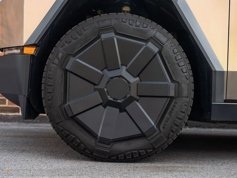 Used 2026 Tesla Cybertruck Cyberbeast AWD/4WD image 13