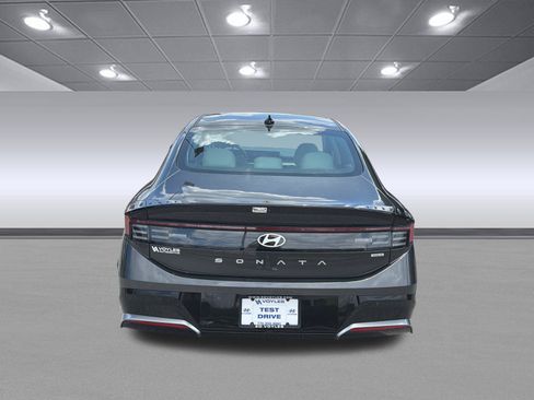 Used 2025 Hyundai Sonata SEL FWD image 8