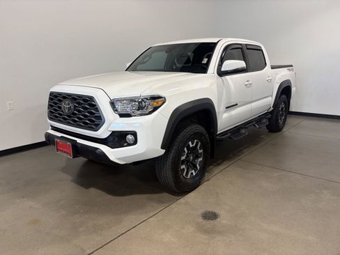 Used 2023 Toyota Tacoma TRD Off-Road w/ Technology Package AWD/4WD image 10