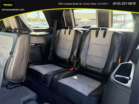 Used 2017 Ford Explorer XLT w/ Equipment Group 202A FWD image 16
