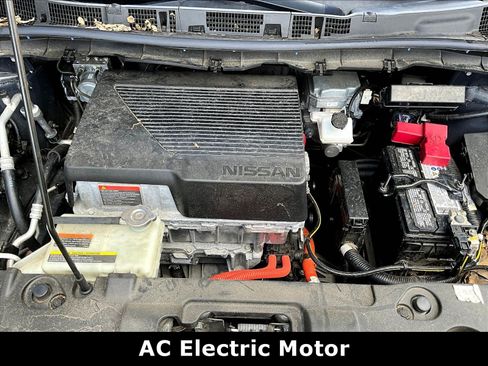 Used 2022 Nissan Leaf S FWD image 27