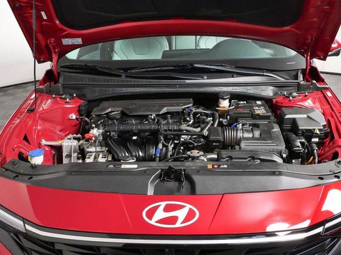 Used 2024 Hyundai Elantra Limited FWD image 34