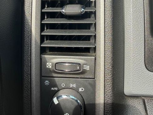 Used 2019 RAM 1500 Express w/ Express Value Package AWD/4WD image 14