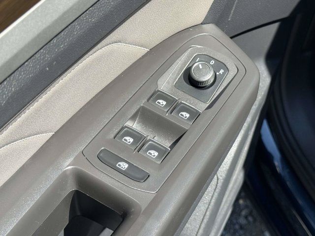 Used 2022 Volkswagen Atlas SE w/ Black Wheel Package AWD/4WD image 22